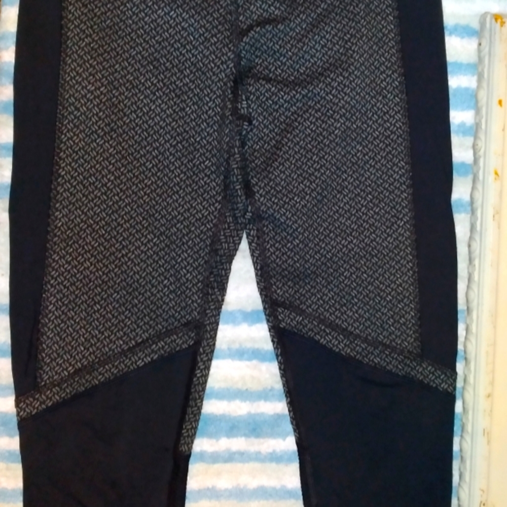 Champion crop Leggings run ❤❤️❤️❤️ - Picture 1 of 3